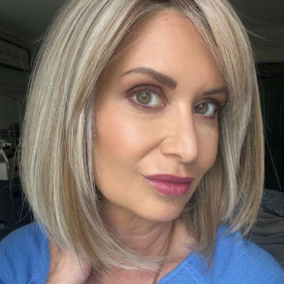 Raquel Welch Straight to Camera Wig Iced Cafe Latte NWT - Picture 3 of 10